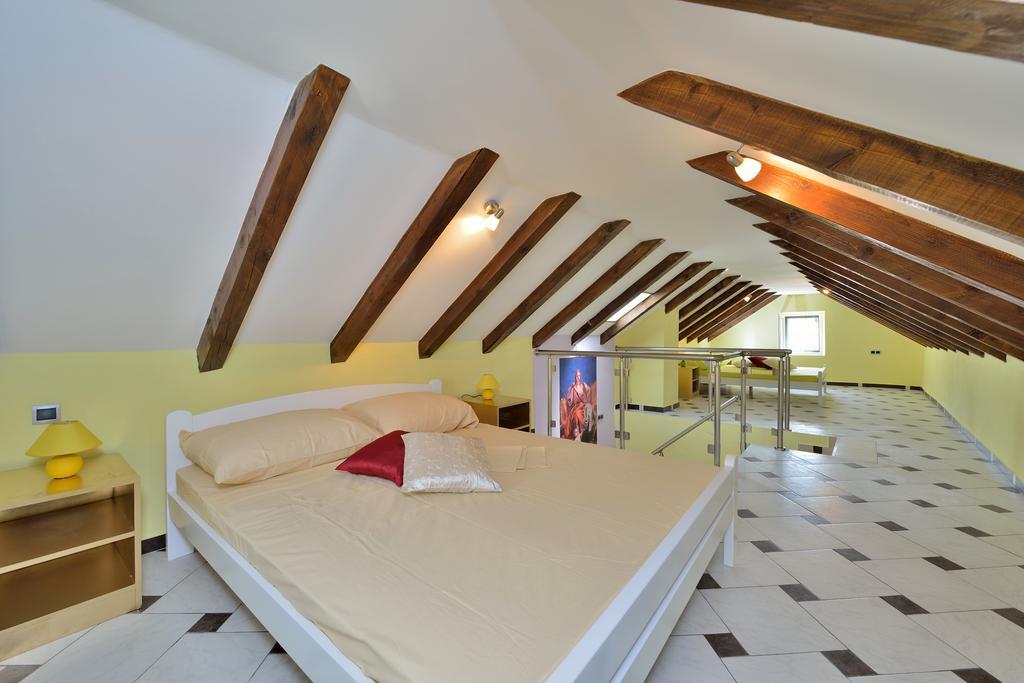 Apartments Carpe Diem Novigrad  Room photo